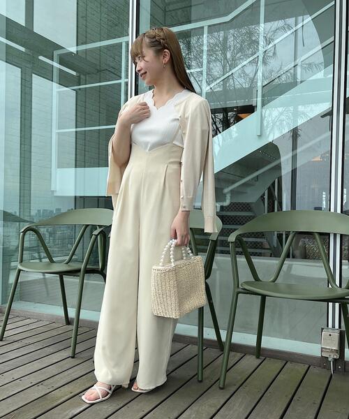 couture brooch(クチュールブローチ)の「◆【新色追加!シンプルインナーでもオシャレ見え。】キャミロンパース(サロペット/オーバーオール・レディース・アイボリー/ブラック/ライトベージュ・38/42/40)」の4枚目の写真