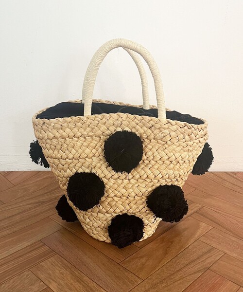 DEICY（デイシー）の「ﾎﾟﾝﾎﾟﾝ付ﾒｲｽﾞｶｺﾞﾊﾞｯｸﾞ（かごバッグ・レディース・ブラック/ホワイト・FREE）」の3枚目の写真