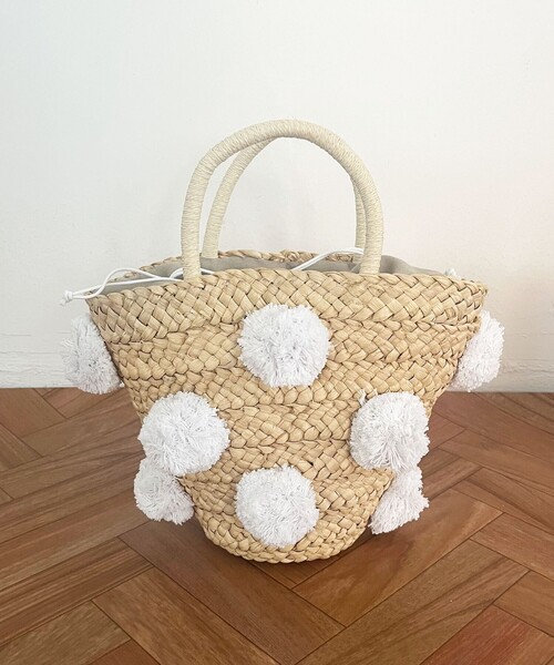 DEICY（デイシー）の「ﾎﾟﾝﾎﾟﾝ付ﾒｲｽﾞｶｺﾞﾊﾞｯｸﾞ（かごバッグ・レディース・ブラック/ホワイト・FREE）」の4枚目の写真