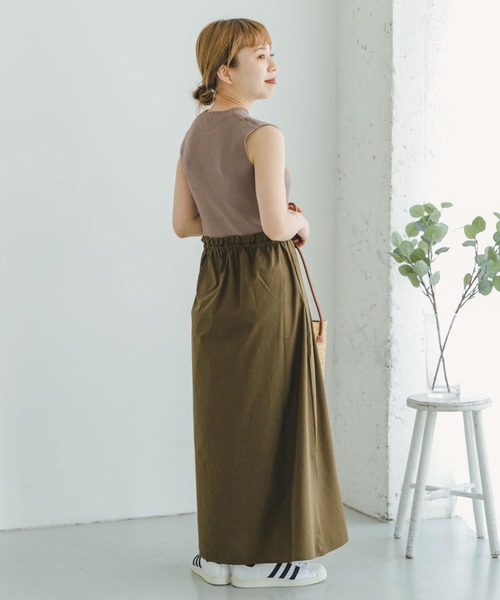 ITEMS URBANRESEARCH（アイテムズ アーバンリサーチ）の「リブニットシャーリングワンピース（ワンピース・レディース・ブラック/ブラウン/ベージュ・FREE）」の6枚目の写真