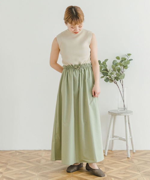 ITEMS URBANRESEARCH（アイテムズ アーバンリサーチ）の「リブニットシャーリングワンピース（ワンピース・レディース・ブラック/ブラウン/ベージュ・FREE）」の12枚目の写真