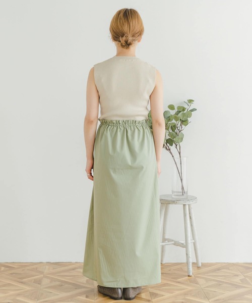 ITEMS URBANRESEARCH（アイテムズ アーバンリサーチ）の「リブニットシャーリングワンピース（ワンピース・レディース・ブラック/ブラウン/ベージュ・FREE）」の22枚目の写真