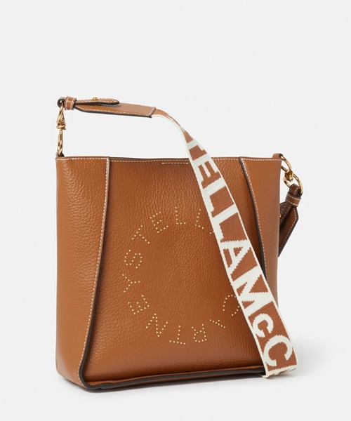 STELLA McCARTNEY（ステラマッカートニー）の「Stella Logo Grainy Studded Shoulder Bag / ステラ ロゴ グレイン スタッズ ショルダーバッグ（ショルダーバッグ・レディース・ブラウン系その他・ONE SIZE）」の2枚目の写真