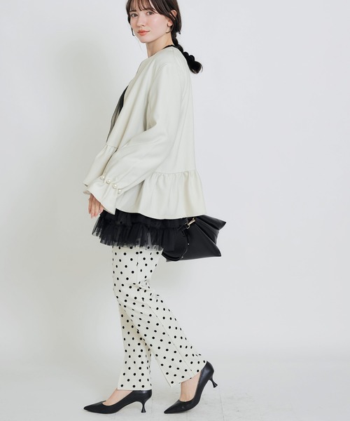 PICCIN PERLA（ピッチンペルラ）の「袖パールペプラムジップデニムブルゾン（ブルゾン・レディース・ダークブルー/アイボリー・M）」の16枚目の写真