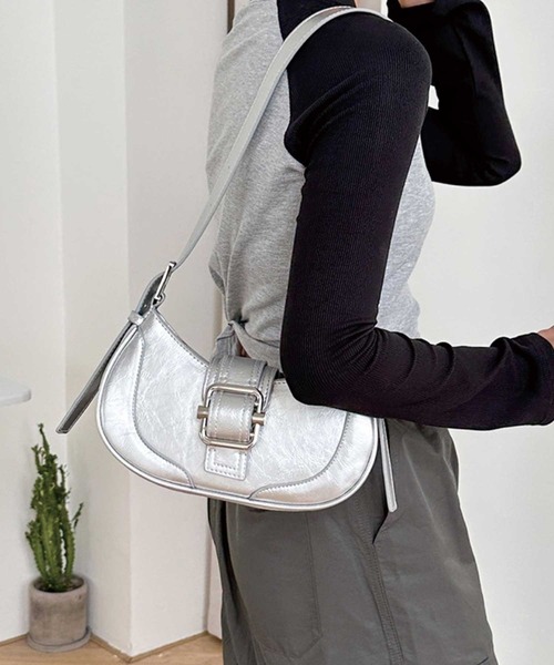 SPIGA（スピーガ）の「ﾊﾞｯｸﾙﾚｻﾞｰｼｮﾙﾀﾞｰﾊﾞｯｸﾞ（ショルダーバッグ・レディース・ブラック/シルバー/ホワイト・FREE）」の3枚目の写真