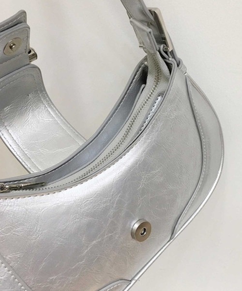 SPIGA（スピーガ）の「ﾊﾞｯｸﾙﾚｻﾞｰｼｮﾙﾀﾞｰﾊﾞｯｸﾞ（ショルダーバッグ・レディース・ブラック/シルバー/ホワイト・FREE）」の9枚目の写真