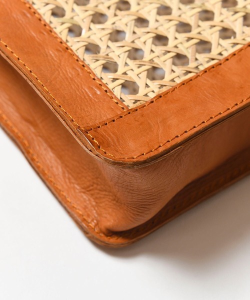 Le Jardin(ルジャルダン)の「【Le Jardin】Vカット ラタン ハンドバッグ(かごバッグ・レディース・ブラック/ブラウン・FREE)」の7枚目の写真