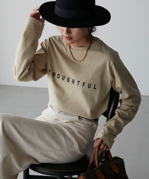 Anss.me(アンスミー)の「【Anss.me】シンプルゴシックロゴプリントロンT(Tシャツ/カットソー・レディース・ホワイト系1/チャコールグレー/ホワイト系2/ブラック/ライトカーキ/ベージュ・FREE)」の6枚目の写真