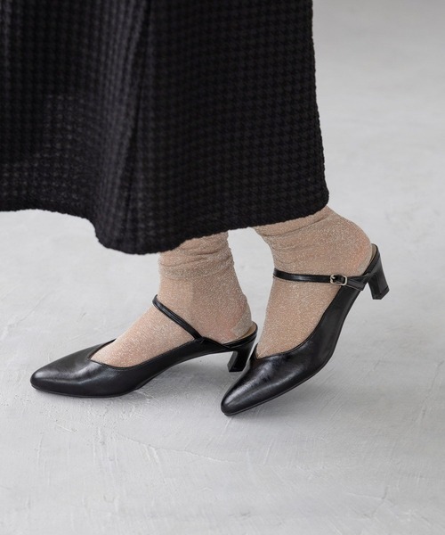 LEPSIM(レプシィム)の「ポインテッドストラップミュール 967375(その他シューズ・レディース・ブラック/シルバー・LARGE/MEDIUM)」の3枚目の写真