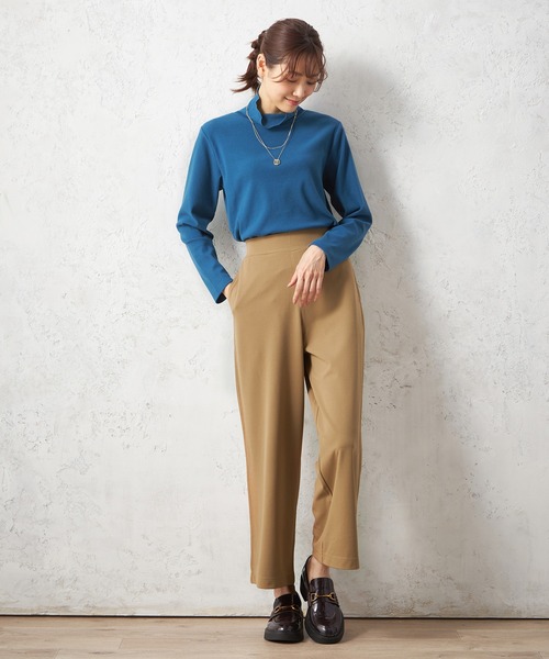 Petit Honfleur(プチオンフルール)の「メロークシュタートルネック起毛Tシャツ(Tシャツ/カットソー・レディース・ブルー/ブラック/アイボリー・M/L)」の10枚目の写真