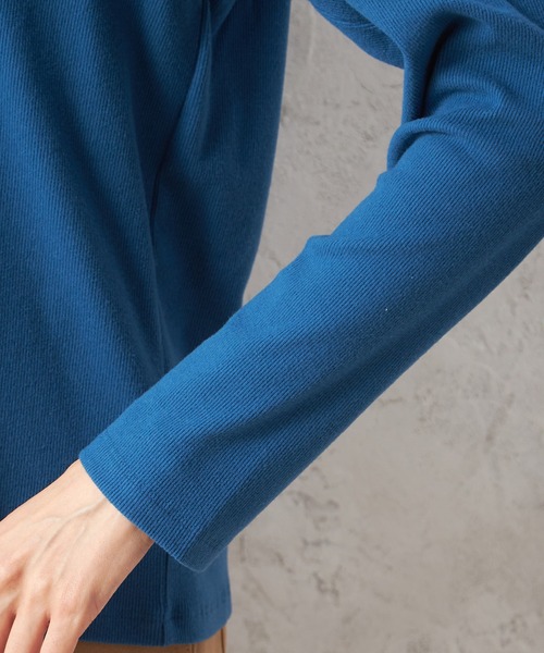 Petit Honfleur(プチオンフルール)の「メロークシュタートルネック起毛Tシャツ(Tシャツ/カットソー・レディース・ブルー/ブラック/アイボリー・M/L)」の6枚目の写真