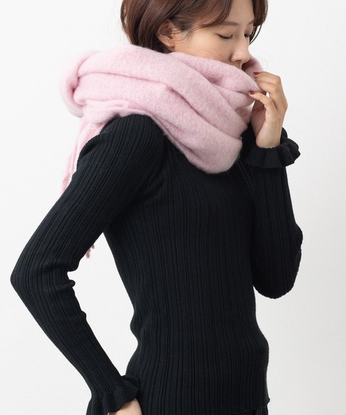 emonique（エモニーク）の「ボリューム フリンジ大判マフラー ストール プレーン ふわふわざっくり（マフラー・レディース・ブラウン/ライトブルー/スカイブルー/ホワイト/ブルー/ベージュ/モスグリーン/キャメル/ピンク/ブラック・FREE）」の10枚目の写真