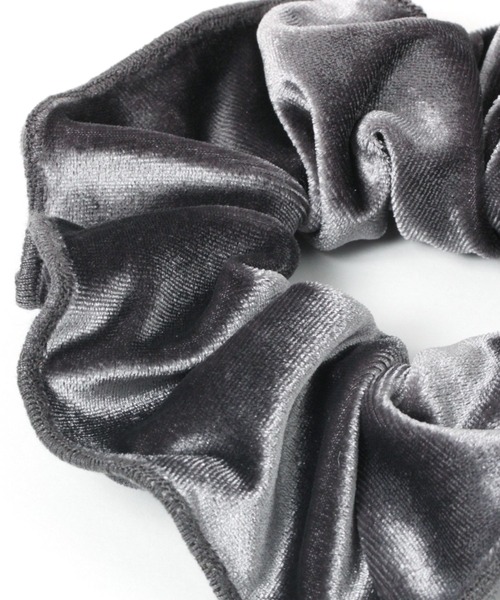 studio CLIP（スタディオクリップ）の「【daily CLIP】ベロアシュシュ（シュシュ・レディース・ブラック/ブラウン/グレー/ピンク・FREE）」の5枚目の写真