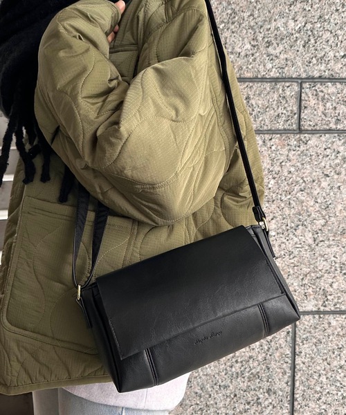Legato Largo(レガートラルゴ)の「Legato Largo / リバイバルフェイクレザートート / LG-E1581(トートバッグ・レディース・アイボリー/ブラック/ブラウン/ベージュ・ONESIZE)」の3枚目の写真
