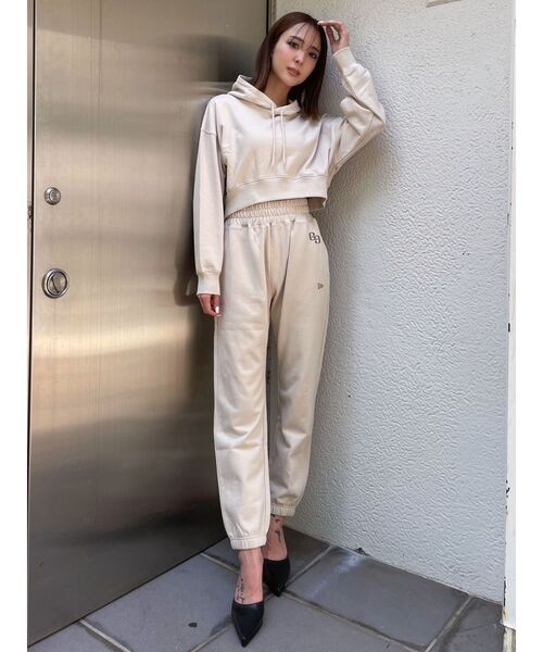 GYDA(ジェイダ)の「GYDA×NEWERA スウェット パンツ(スウェットパンツ・レディース・アイボリー/ブラック・FREE)」の4枚目の写真