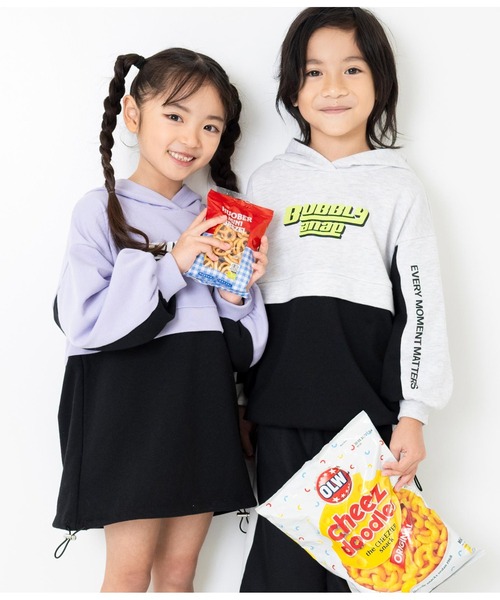 ANAP kids（アナップキッズ）の「配色切替裾ドロスト裏毛スウェットパーカー（パーカー・キッズ・ライトグレー/ホワイト/ラベンダー・120cm/130cm/110cm）」の3枚目の写真