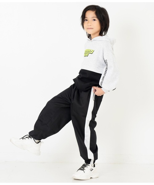 ANAP kids（アナップキッズ）の「配色切替裾ドロスト裏毛スウェットパーカー（パーカー・キッズ・ライトグレー/ホワイト/ラベンダー・120cm/130cm/110cm）」の12枚目の写真