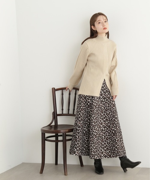 N.(N. Natural Beauty Basic)(エヌエヌナチュラルビューティーベーシック)の「◆フロントヘムスリットニット(ニット/セーター・レディース・アイボリー/チャコール/ブルー・MEDIUM)」の7枚目の写真