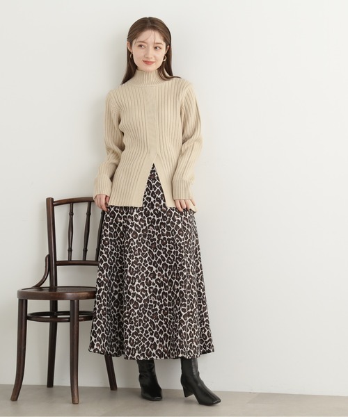 N.(N. Natural Beauty Basic)(エヌエヌナチュラルビューティーベーシック)の「◆フロントヘムスリットニット(ニット/セーター・レディース・アイボリー/チャコール/ブルー・MEDIUM)」の8枚目の写真