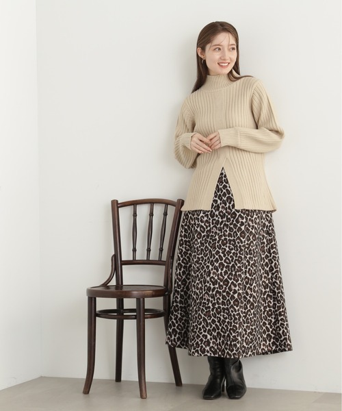 N.(N. Natural Beauty Basic)(エヌエヌナチュラルビューティーベーシック)の「◆フロントヘムスリットニット(ニット/セーター・レディース・アイボリー/チャコール/ブルー・MEDIUM)」の9枚目の写真