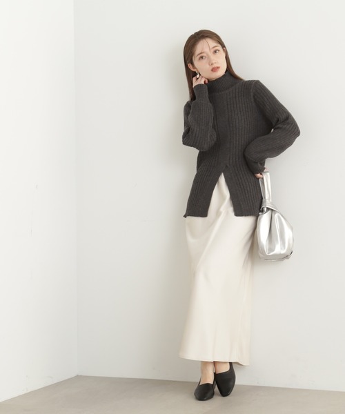 N.(N. Natural Beauty Basic)(エヌエヌナチュラルビューティーベーシック)の「◆フロントヘムスリットニット(ニット/セーター・レディース・アイボリー/チャコール/ブルー・MEDIUM)」の17枚目の写真