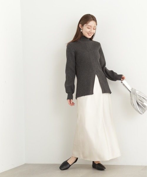 N.(N. Natural Beauty Basic)(エヌエヌナチュラルビューティーベーシック)の「◆フロントヘムスリットニット(ニット/セーター・レディース・アイボリー/チャコール/ブルー・MEDIUM)」の18枚目の写真