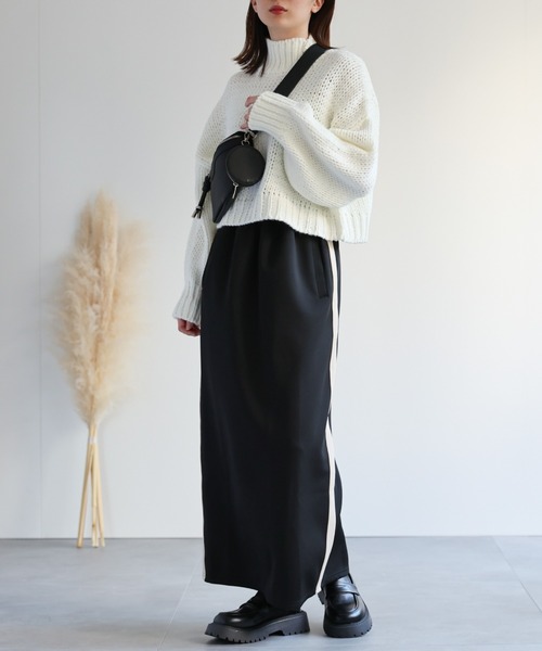 sakishimatokyo(サキシマトーキョー)の「ロービングハイネック クロップド丈プルオーバー(ニット/セーター・レディース・イエロー/オフホワイト/ブルー/グレー/ブラック・FREE)」の9枚目の写真
