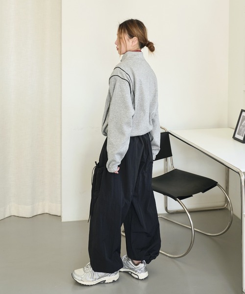 UNE MANSION（ユヌマンション）の「【男女兼用/UNISEX】【オーバーサイズ】メンズライクスポーティーカーゴサイドリボンナイロンプルオンパンツ（カーゴパンツ・レディース・ホワイト/ピンク/ブラック/グレー・FREE）」の18枚目の写真