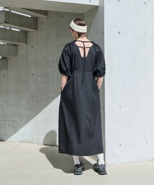 Aunt Marie's（アントマリーズ）の「リネンライクショルダータックボリュームスリーブワンピ（ワンピース・レディース・ベージュ/ブラック・FREE）」の6枚目の写真