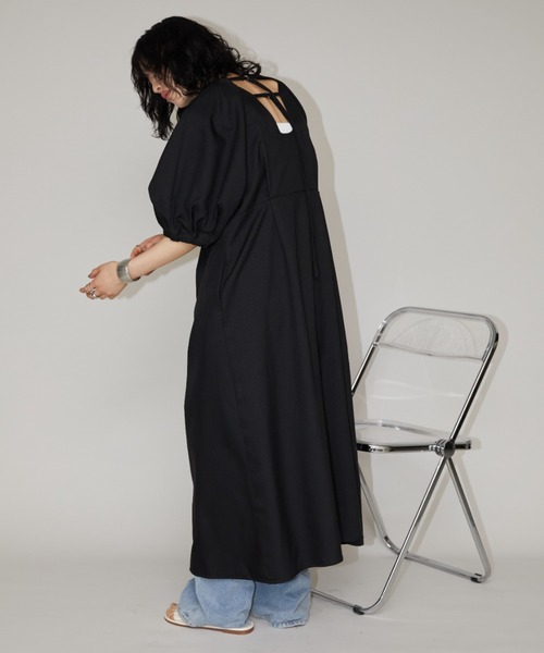 Aunt Marie's（アントマリーズ）の「リネンライクショルダータックボリュームスリーブワンピ（ワンピース・レディース・ベージュ/ブラック・FREE）」の11枚目の写真