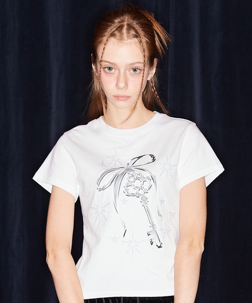 LUVISTRUE(ラヴイズトゥルー)の「NM KEY TEE(Tシャツ/カットソー・レディース・ホワイト/チャコールグレー/ブラック・FREE)」の2枚目の写真