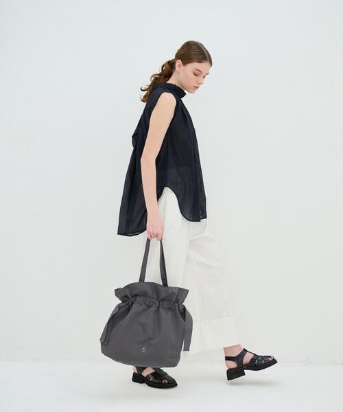 LANVIN en Bleu（ランバンオンブルー）の「巾着トート（トートバッグ・レディース・ベージュ/ライトカーキ/チャコールグレー/ブラック・FREE）」の5枚目の写真