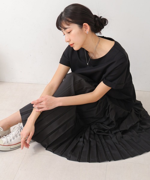 Bou Jeloud（ブージュルード）の「【ロング丈サイズあり】裾カーブ切替プリーツドッキングワンピース（ワンピース・レディース・ベージュ/ブラック・FREE/TL）」の3枚目の写真