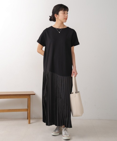 Bou Jeloud（ブージュルード）の「【ロング丈サイズあり】裾カーブ切替プリーツドッキングワンピース（ワンピース・レディース・ベージュ/ブラック・FREE/TL）」の6枚目の写真