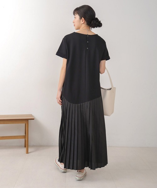 Bou Jeloud（ブージュルード）の「【ロング丈サイズあり】裾カーブ切替プリーツドッキングワンピース（ワンピース・レディース・ベージュ/ブラック・FREE/TL）」の7枚目の写真