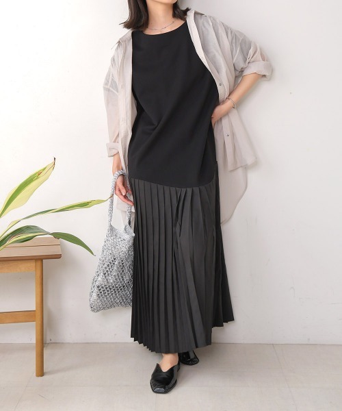 Bou Jeloud（ブージュルード）の「【ロング丈サイズあり】裾カーブ切替プリーツドッキングワンピース（ワンピース・レディース・ベージュ/ブラック・FREE/TL）」の9枚目の写真