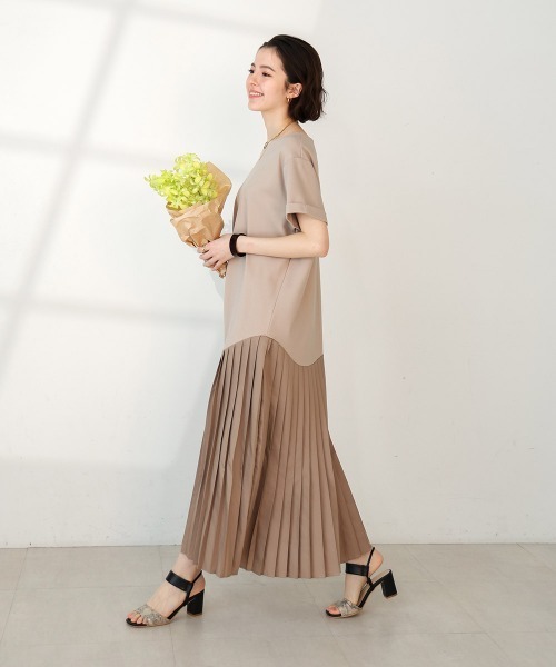 Bou Jeloud（ブージュルード）の「【ロング丈サイズあり】裾カーブ切替プリーツドッキングワンピース（ワンピース・レディース・ベージュ/ブラック・FREE/TL）」の14枚目の写真