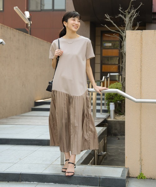 Bou Jeloud（ブージュルード）の「【ロング丈サイズあり】裾カーブ切替プリーツドッキングワンピース（ワンピース・レディース・ベージュ/ブラック・FREE/TL）」の20枚目の写真