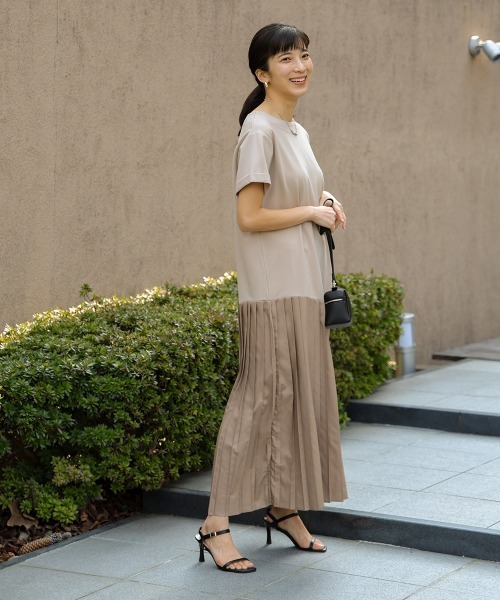 Bou Jeloud（ブージュルード）の「【ロング丈サイズあり】裾カーブ切替プリーツドッキングワンピース（ワンピース・レディース・ベージュ/ブラック・FREE/TL）」の21枚目の写真