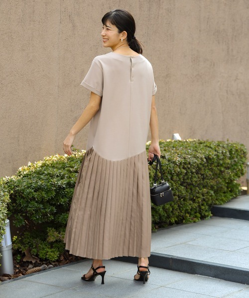 Bou Jeloud（ブージュルード）の「【ロング丈サイズあり】裾カーブ切替プリーツドッキングワンピース（ワンピース・レディース・ベージュ/ブラック・FREE/TL）」の22枚目の写真