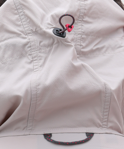 KLATTERMUSEN(クレッタルムーセン)の「KLATTERMUSEN / クレッタルムーセン Nal Hooded Jacket Ms 40652M11(マウンテンパーカー・メンズ・ブラック/レッド系その他・MEDIUM/SMALL)」の18枚目の写真