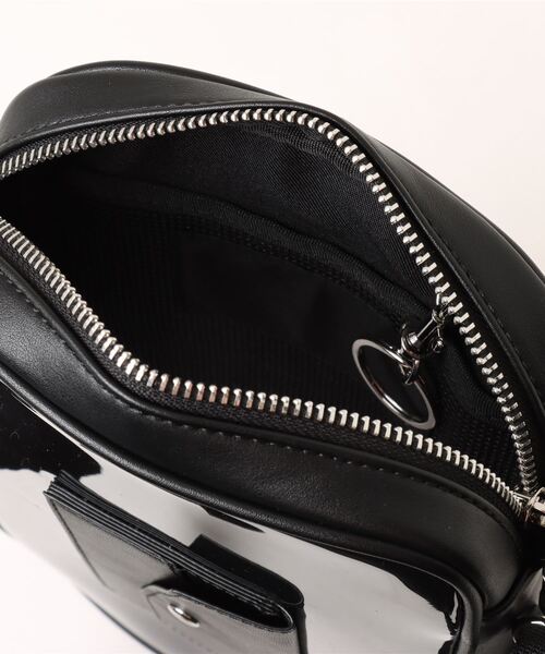 An+u（アンユー）の「PVCショルダーバッグ（ショルダーバッグ・レディース・ホワイト/ブラック・ONE SIZE）」の9枚目の写真