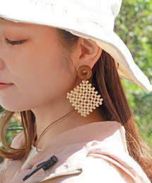 ウッドビーズラタンピアス