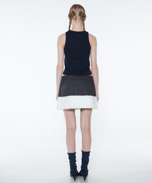 ★LUVISTRUE★CURVED L PLEATS SKIRT(CHARCOAL)★正規品/送料込 セール】CURVED L PLEATS SKIRT（スカート）｜LUVISTRUE（ラヴ