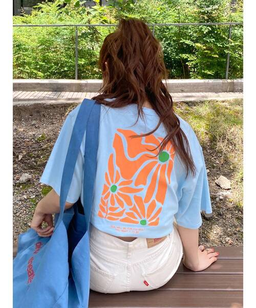 Ungrid（アングリッド）の「ニュアンスモチーフバックプリントTee（Tシャツ/カットソー・レディース・ピンク/オフホワイト/ブルー・FREE）」の3枚目の写真