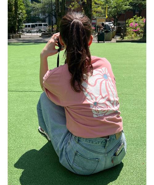 Ungrid（アングリッド）の「ニュアンスモチーフバックプリントTee（Tシャツ/カットソー・レディース・ピンク/オフホワイト/ブルー・FREE）」の12枚目の写真