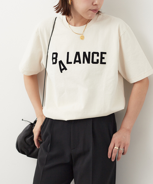 MIXTA(ミクスタ)の「《追加2》《別注》【MIXTA/ミクスタ】BALANCE CREW T-SHIRTS:Tシャツ(Tシャツ/カットソー・レディース・アイボリー/ブラック・MEDIUM)」の2枚目の写真