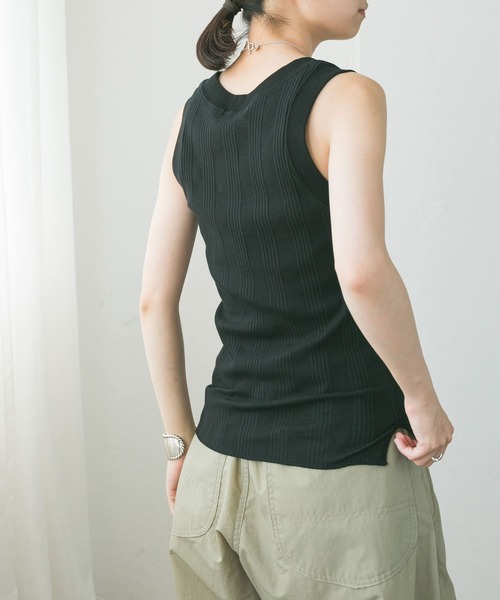URBAN RESEARCH（アーバンリサーチ）の「『MADE IN JAPAN』Uネックリブタンクトップ（Tシャツ/カットソー・レディース・ブラウン/ブラック/ベージュ系その他・FREE）」の6枚目の写真