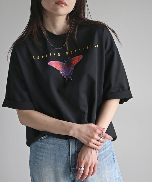 COURO(コウロ)の「butterfly&DragonflyプリントTシャツ(Tシャツ/カットソー・レディース・ブラック/ホワイト系/ホワイト/ブラック系・M/L/XL)」の3枚目の写真
