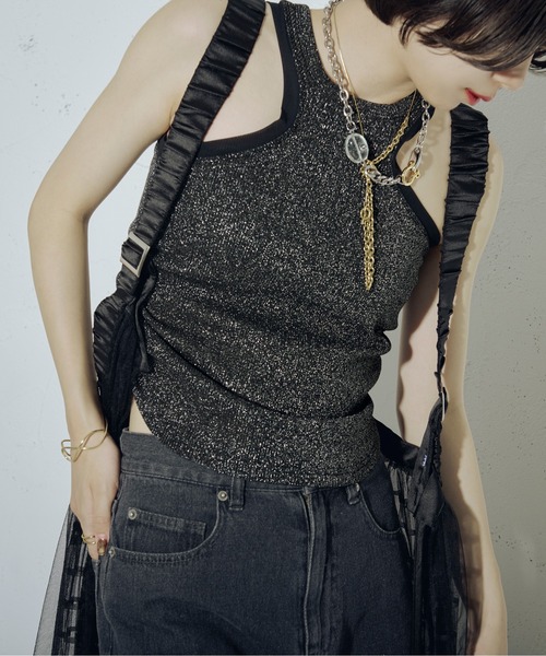 Ezick（エジック）の「Tulle line シャイニーカップ付きタンク（タンクトップ・レディース・シルバー/ブラック・FREE）」の2枚目の写真